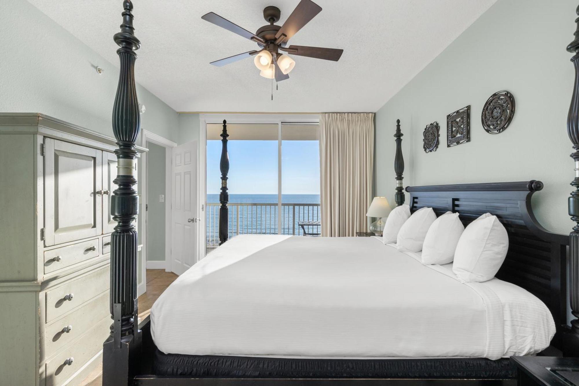 Official Majestic Beach Resort - Over 60 Units - All Ocean Front, Panama City Beach, Fl Exterior foto